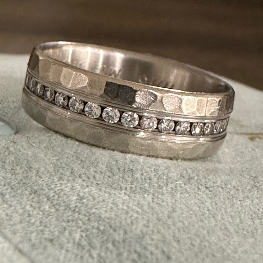 Beautiful white gold hammered band with diamonds. Size 10 1/2